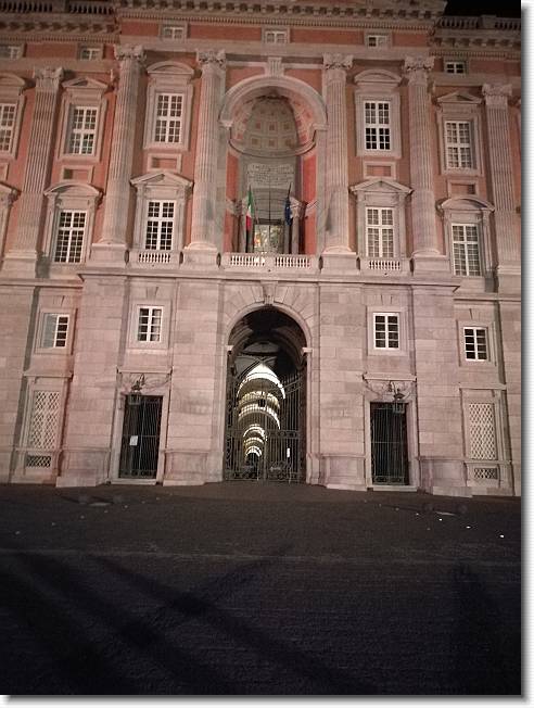 Clicca per scorrere le foto originali ingrandite