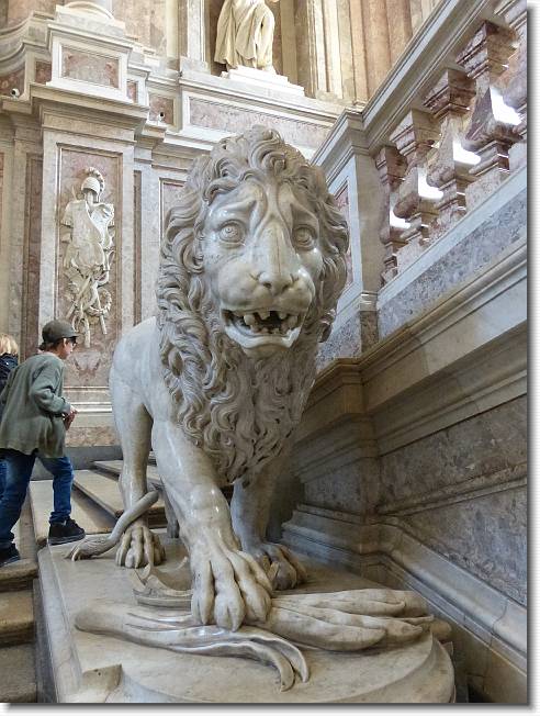 Clicca per scorrere le foto originali ingrandite