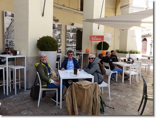 Clicca per scorrere le foto originali ingrandite