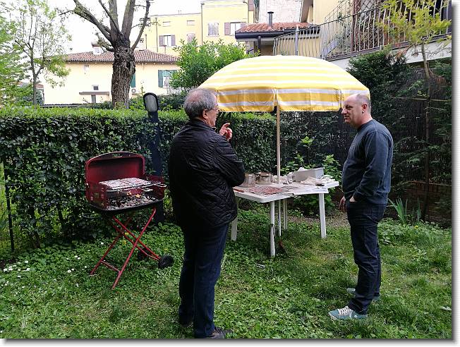 Clicca per scorrere le foto originali ingrandite