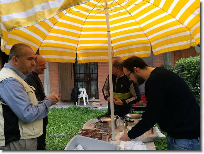 Clicca per scorrere le foto originali ingrandite