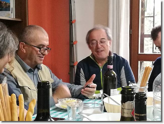 Clicca per scorrere le foto originali ingrandite