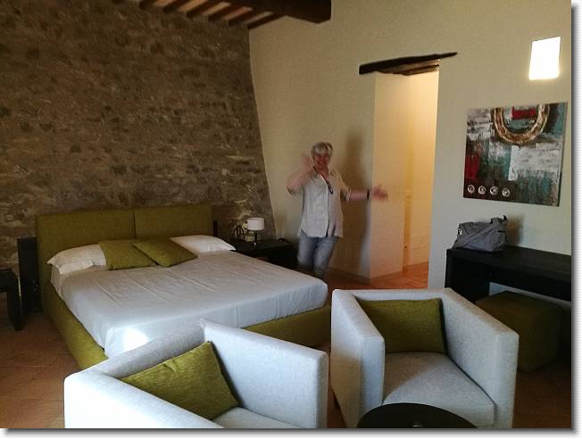 Clicca per scorrere le foto originali ingrandite