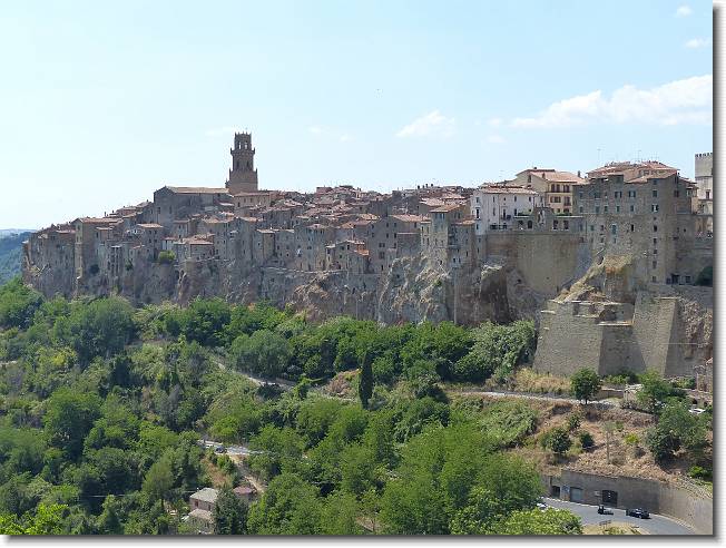 Clicca per scorrere le foto originali ingrandite