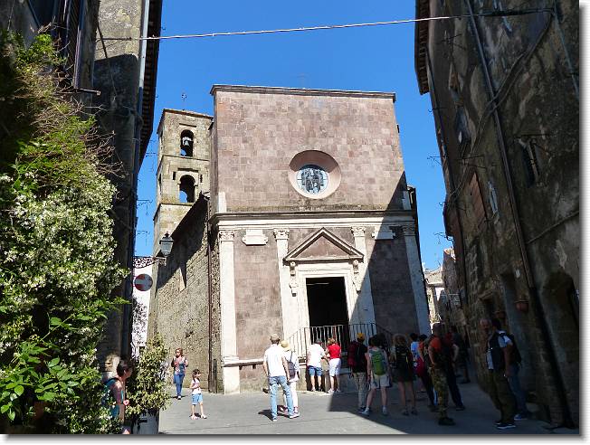Clicca per scorrere le foto originali ingrandite