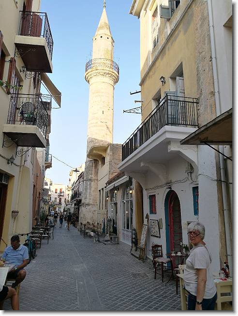 Clicca per scorrere le foto originali ingrandite