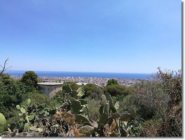 Clicca per scorrere le foto originali ingrandite