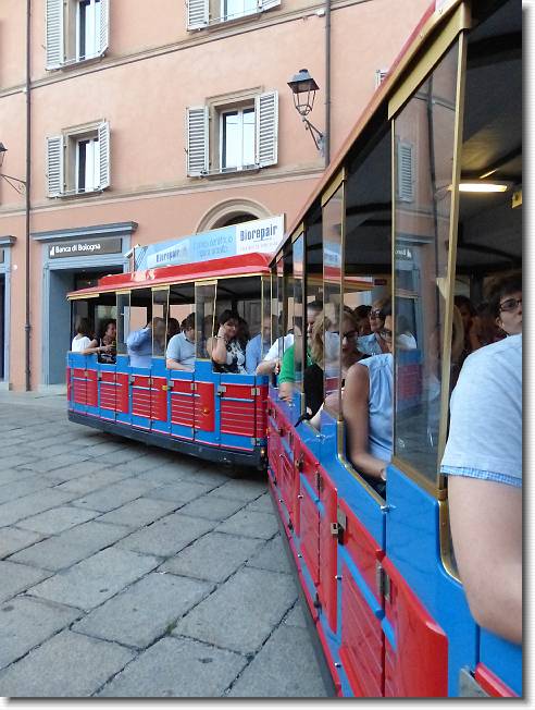 Clicca per scorrere le foto originali ingrandite