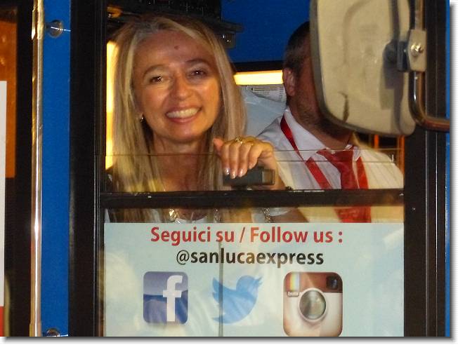 Clicca per scorrere le foto originali ingrandite