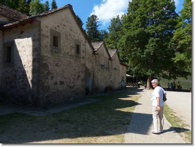 Clicca per scorrere le foto originali ingrandite