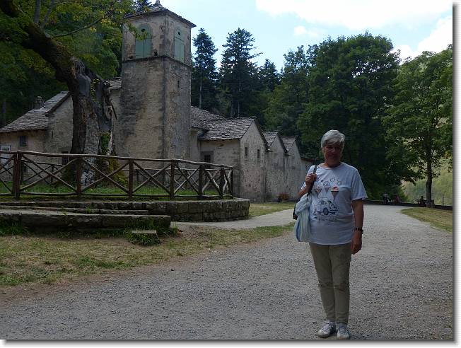 Clicca per scorrere le foto originali ingrandite