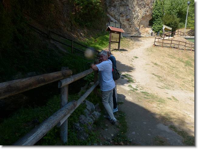 Clicca per scorrere le foto originali ingrandite