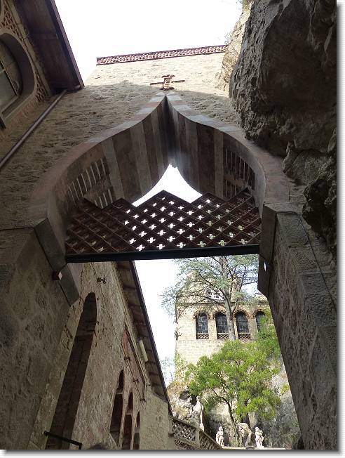 Clicca per scorrere le foto originali ingrandite