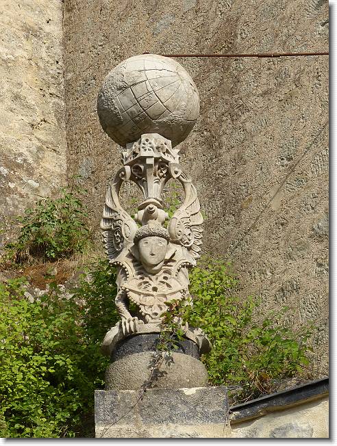 Clicca per scorrere le foto originali ingrandite
