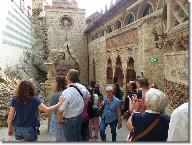 Clicca per scorrere le foto originali ingrandite