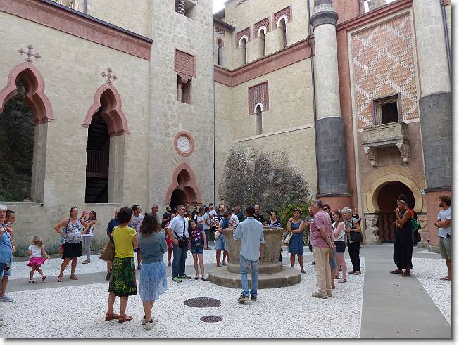 Clicca per scorrere le foto originali ingrandite