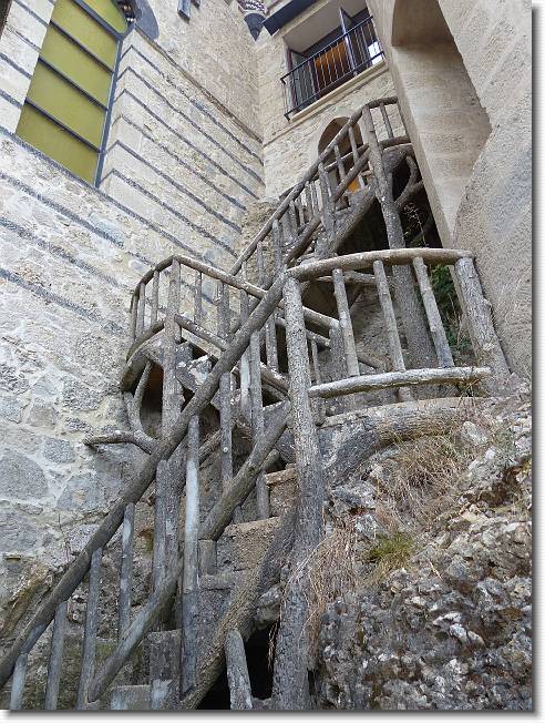 Clicca per scorrere le foto originali ingrandite