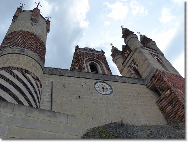 Clicca per scorrere le foto originali ingrandite