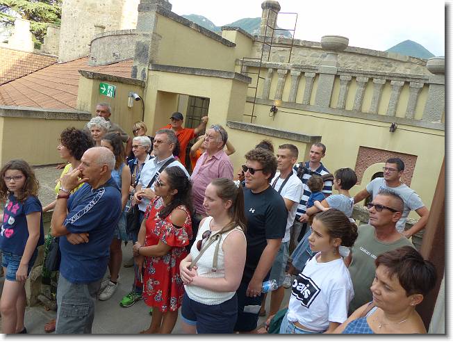 Clicca per scorrere le foto originali ingrandite