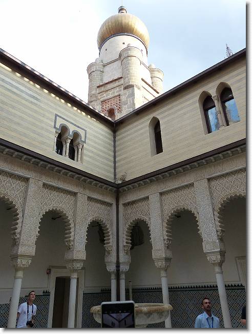 Clicca per scorrere le foto originali ingrandite