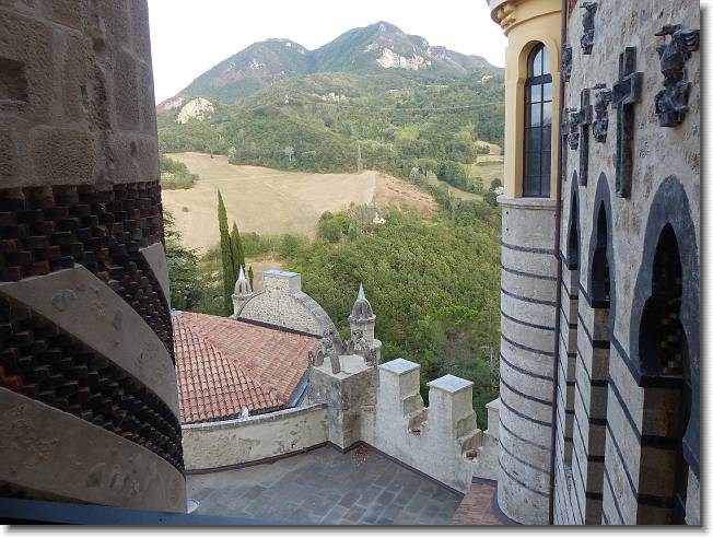 Clicca per scorrere le foto originali ingrandite