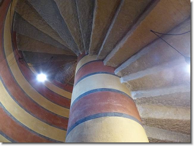 Clicca per scorrere le foto originali ingrandite