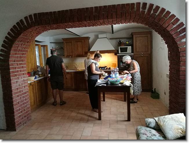 Clicca per scorrere le foto originali ingrandite