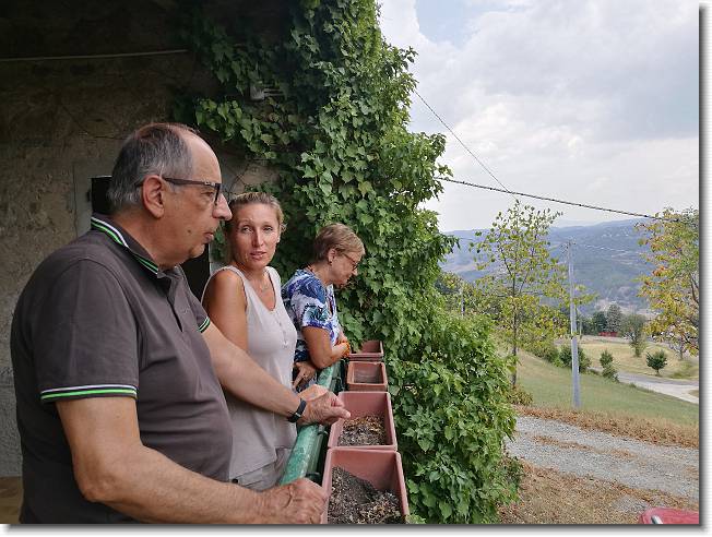 Clicca per scorrere le foto originali ingrandite