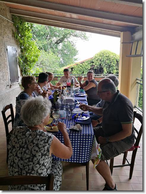 Clicca per scorrere le foto originali ingrandite