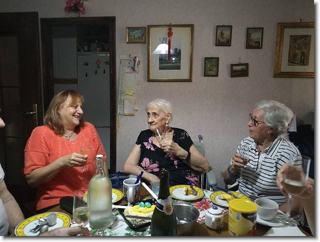Clicca per scorrere le foto originali ingrandite
