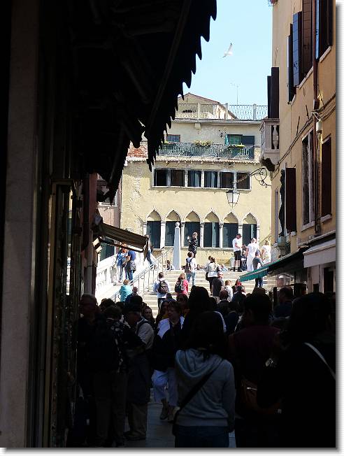 Clicca per scorrere le foto originali ingrandite