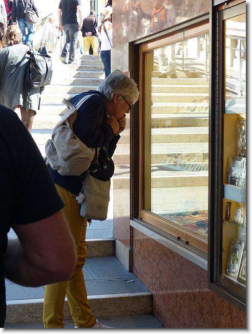 Clicca per scorrere le foto originali ingrandite