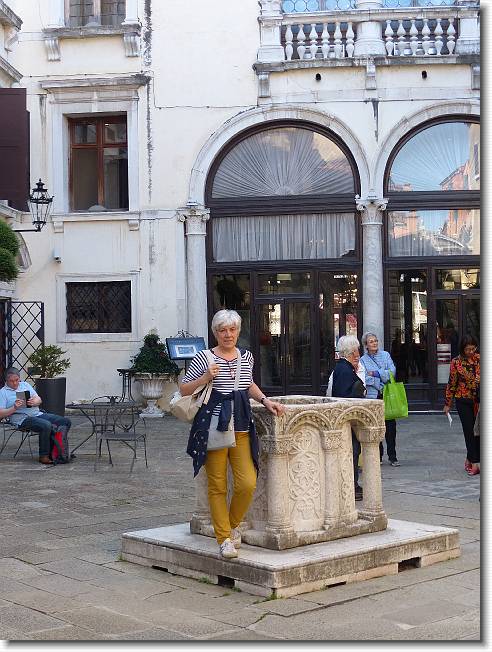 Clicca per scorrere le foto originali ingrandite