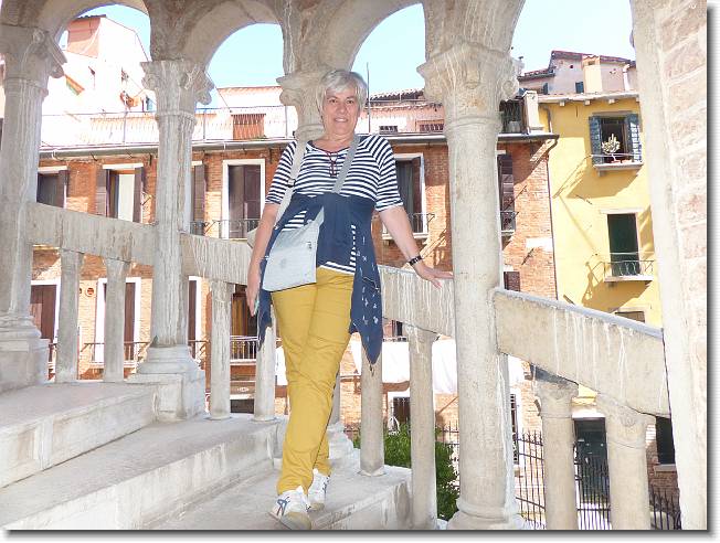 Clicca per scorrere le foto originali ingrandite