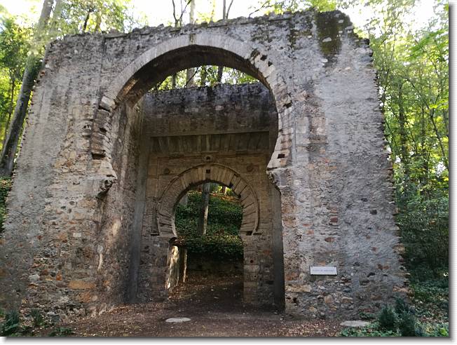 Clicca per scorrere le foto originali ingrandite
