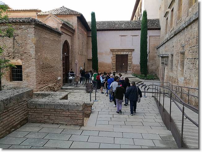Clicca per scorrere le foto originali ingrandite