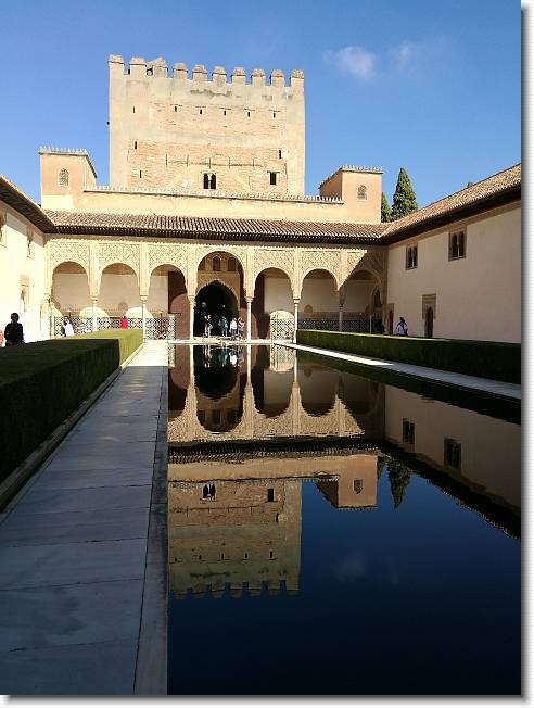 Clicca per scorrere le foto originali ingrandite