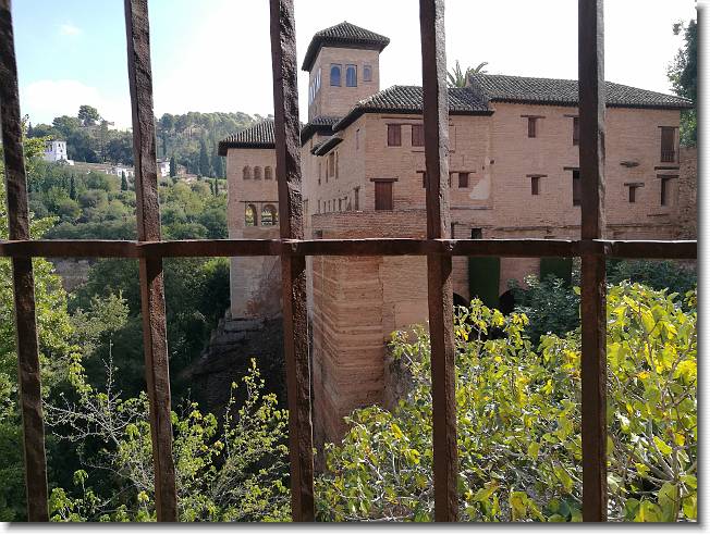 Clicca per scorrere le foto originali ingrandite