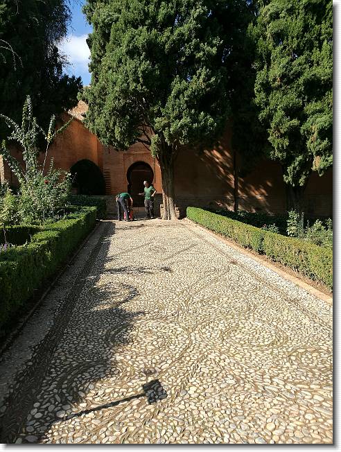 Clicca per scorrere le foto originali ingrandite