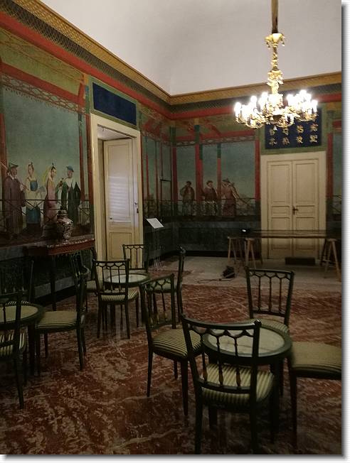 Clicca per scorrere le foto originali ingrandite