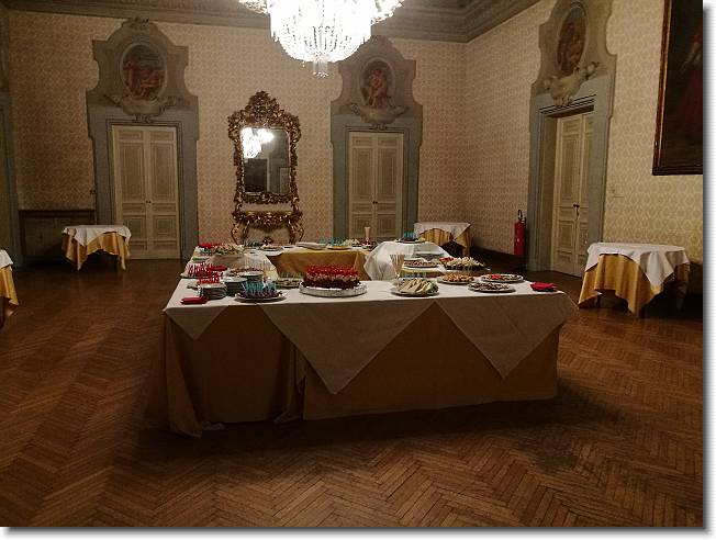 Clicca per scorrere le foto originali ingrandite
