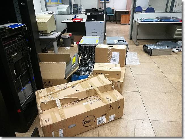 Clicca per scorrere le foto originali ingrandite
