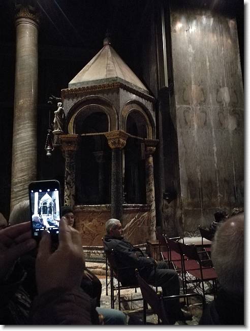 Clicca per scorrere le foto originali ingrandite