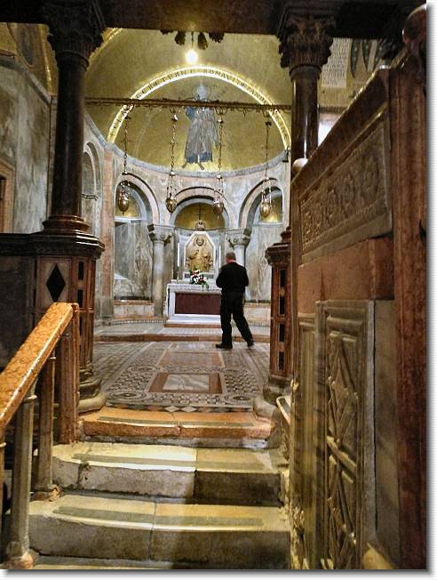 Clicca per scorrere le foto originali ingrandite