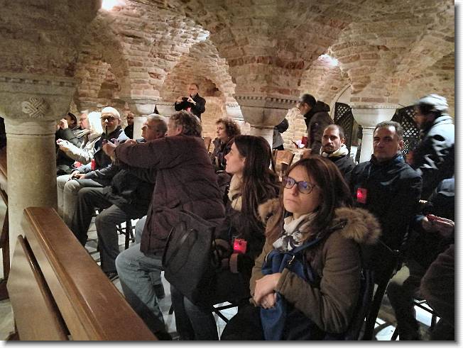 Clicca per scorrere le foto originali ingrandite