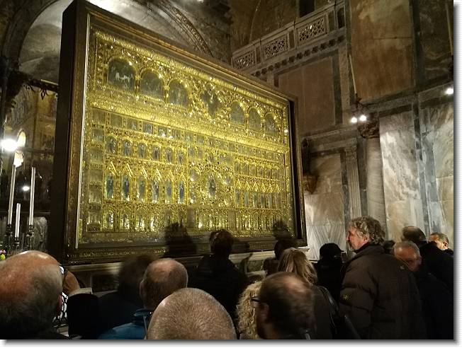Clicca per scorrere le foto originali ingrandite