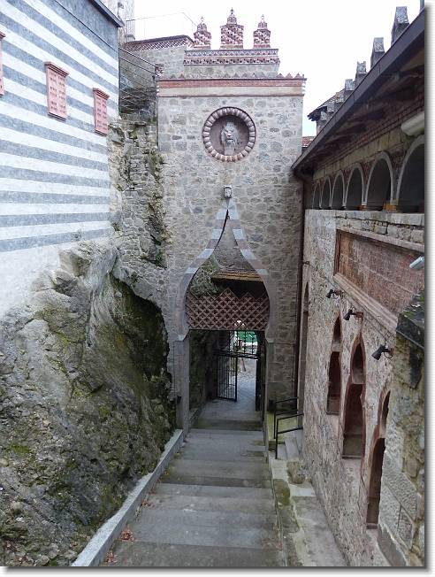 Clicca per scorrere le foto originali ingrandite
