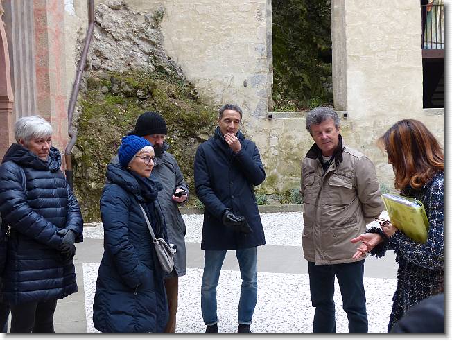 Clicca per scorrere le foto originali ingrandite