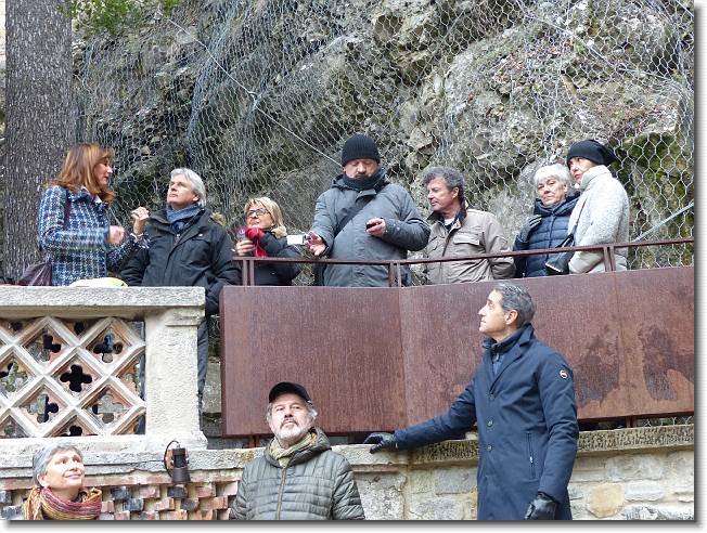 Clicca per scorrere le foto originali ingrandite