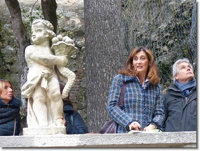 Clicca per scorrere le foto originali ingrandite